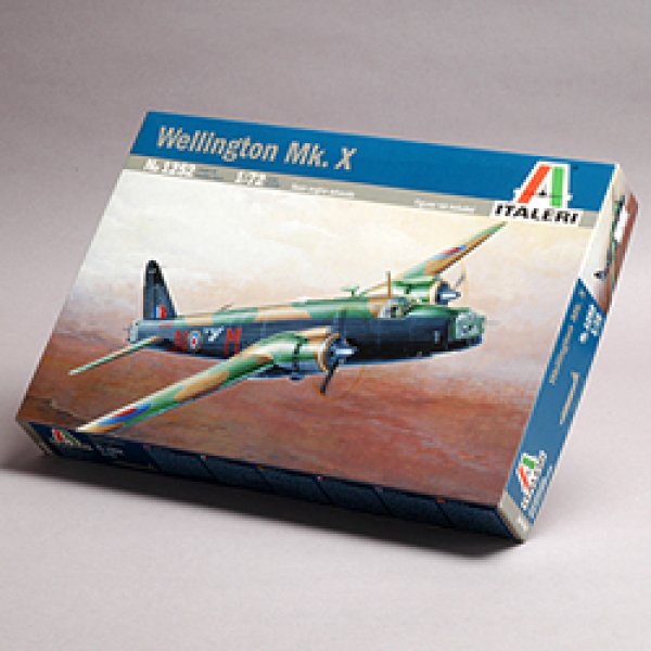 画像1: イタレリ 1/72 Wellington Mk.X (1)