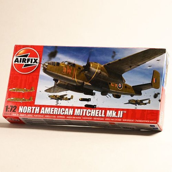 画像1: エアフィックス 1/72 イギリス空軍 ノースアメリカン ミッチェル Mk.2 (1)